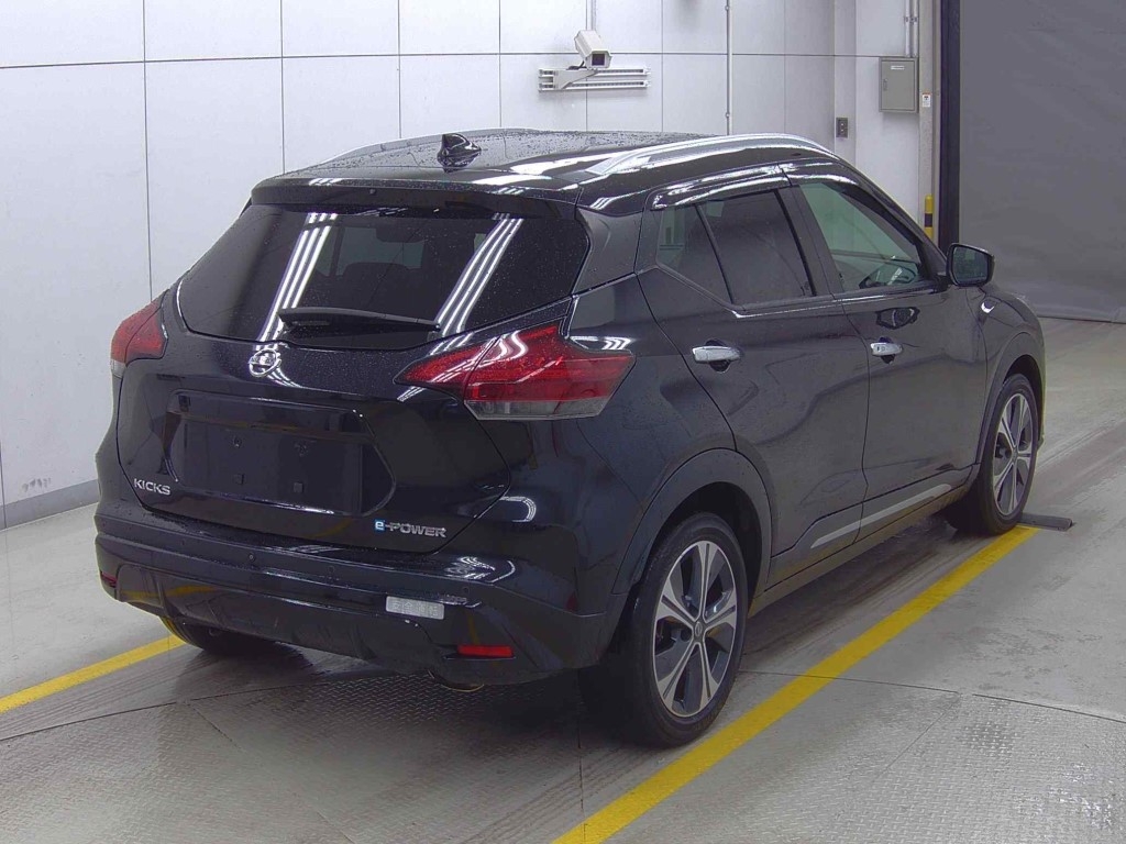 NISSAN KICKS
