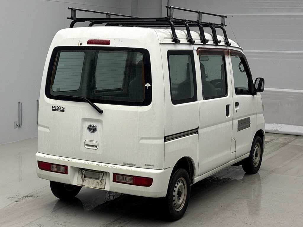 TOYOTA PIXIS VAN