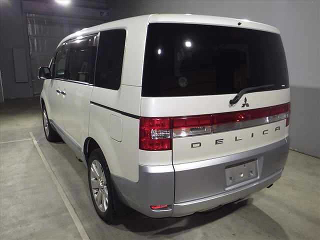 MITSUBISHI DELICA D:5