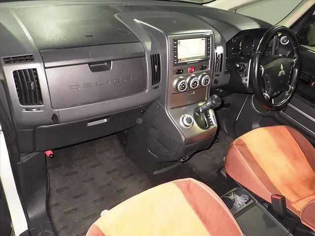 MITSUBISHI DELICA D:5