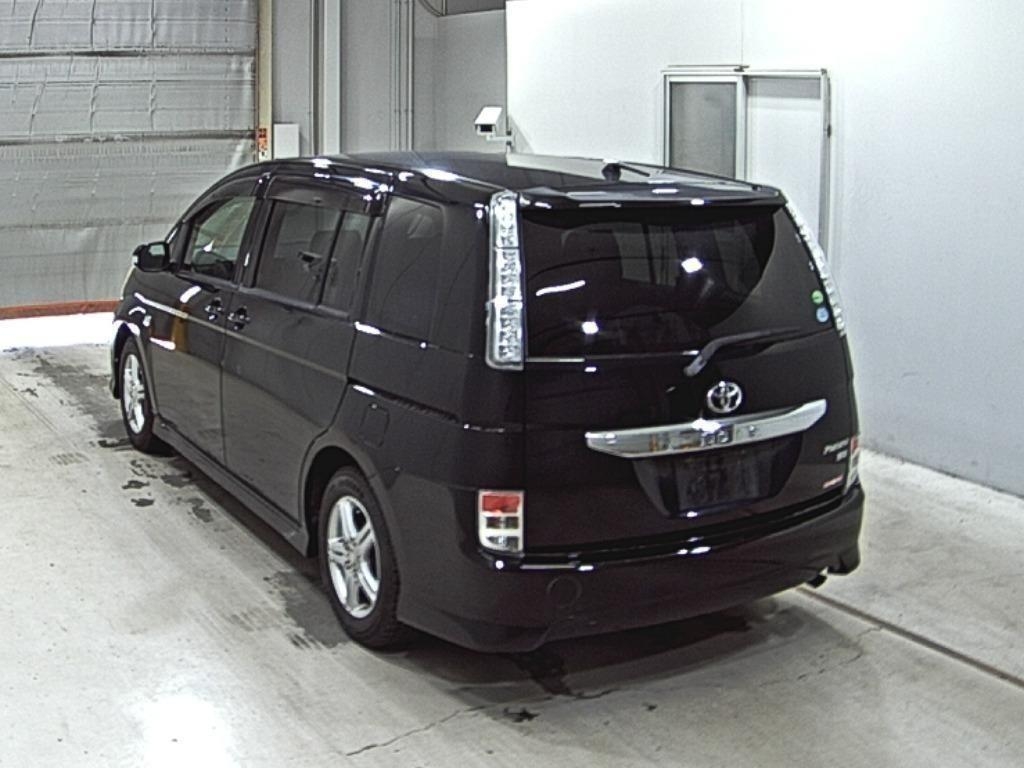 TOYOTA ISIS
