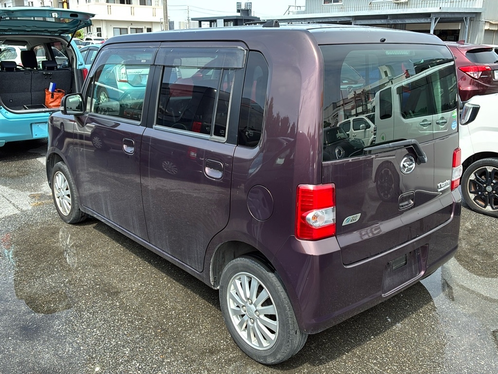 DAIHATSU MOVE CONTE