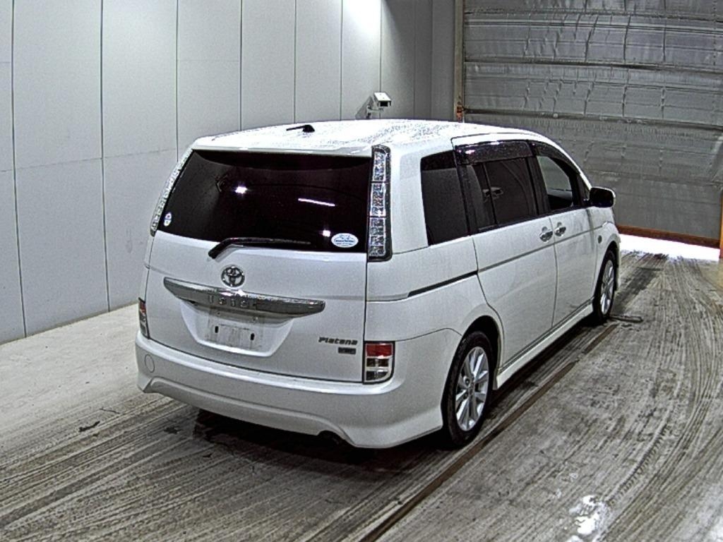 TOYOTA ISIS