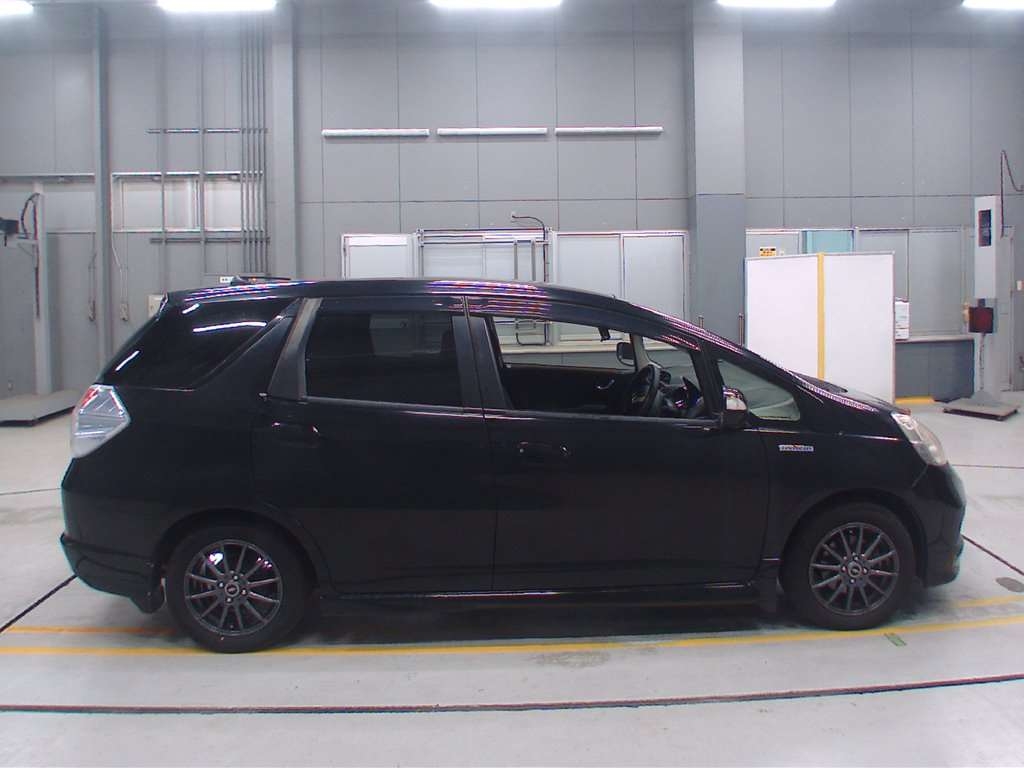 HONDA FIT SHUTTLE