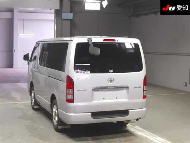 TOYOTA REGIUS ACE