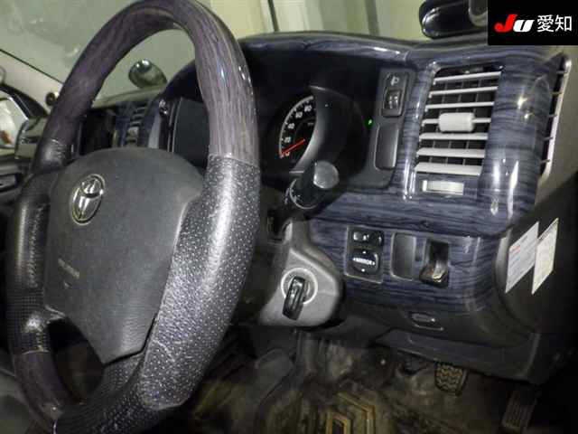 TOYOTA REGIUS ACE