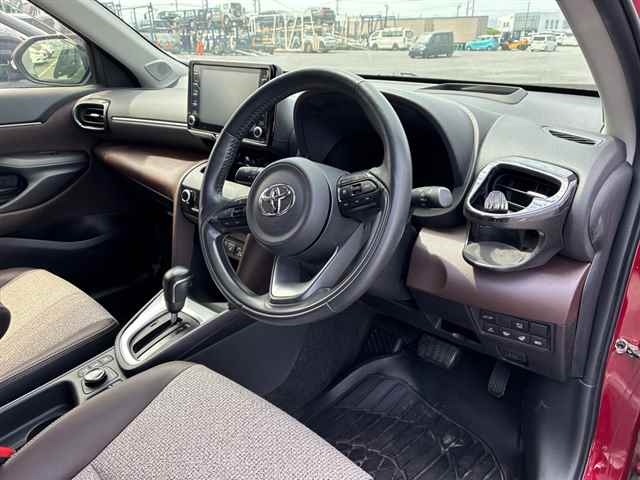 TOYOTA YARIS CROSS