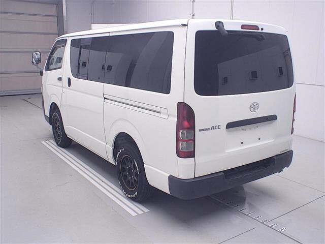 TOYOTA REGIUS ACE