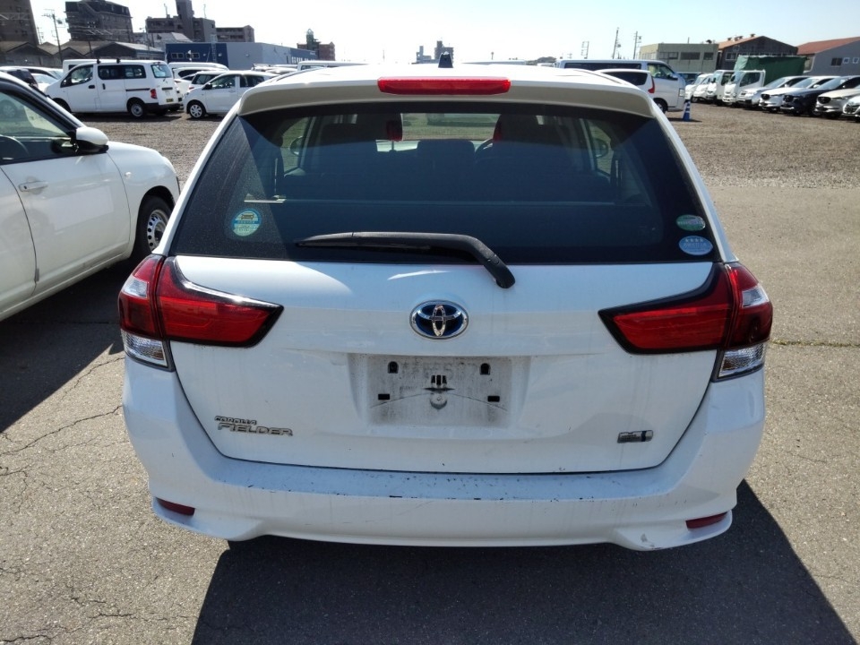 TOYOTA COROLLA FIELDER