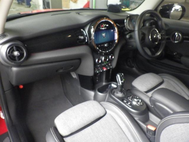 MINI HATCH
