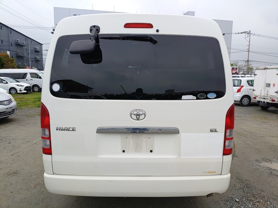 TOYOTA HIACE