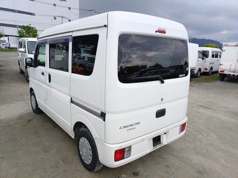 MITSUBISHI MINICAB