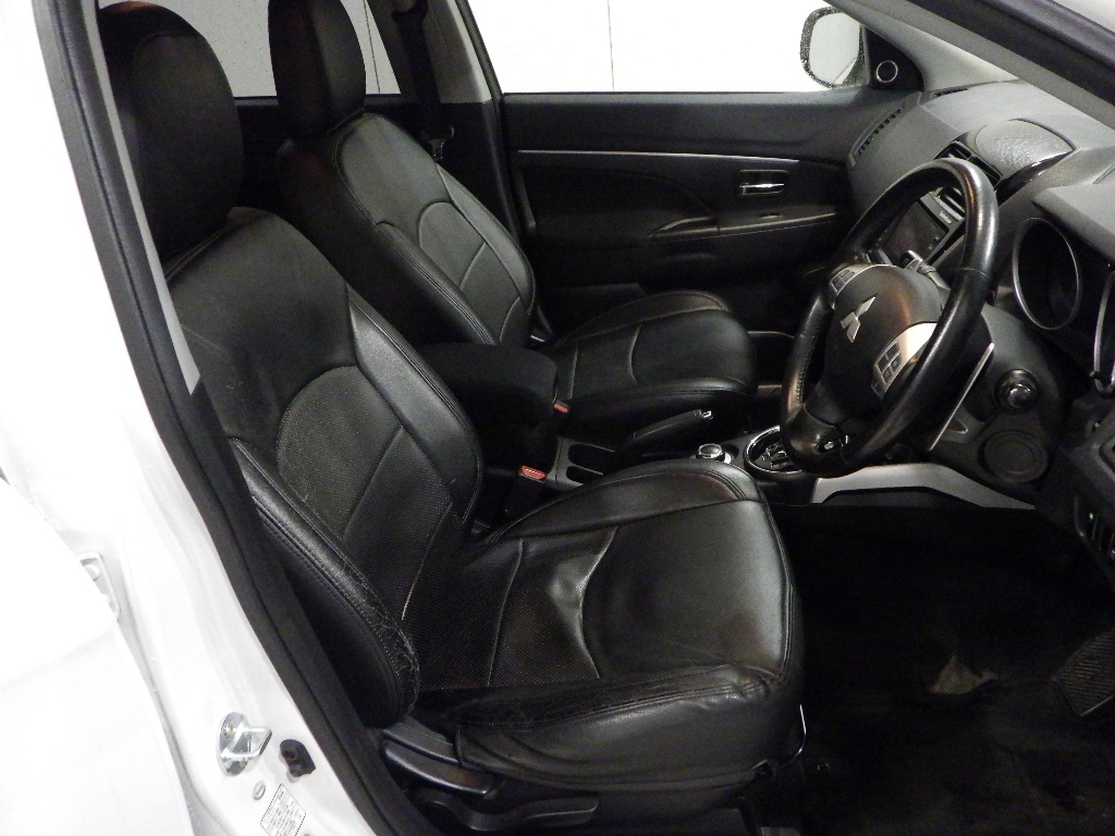 MITSUBISHI RVR