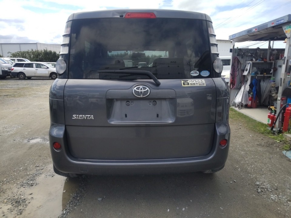 TOYOTA SIENTA