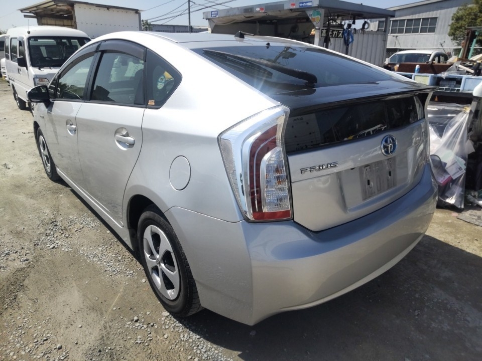 TOYOTA PRIUS