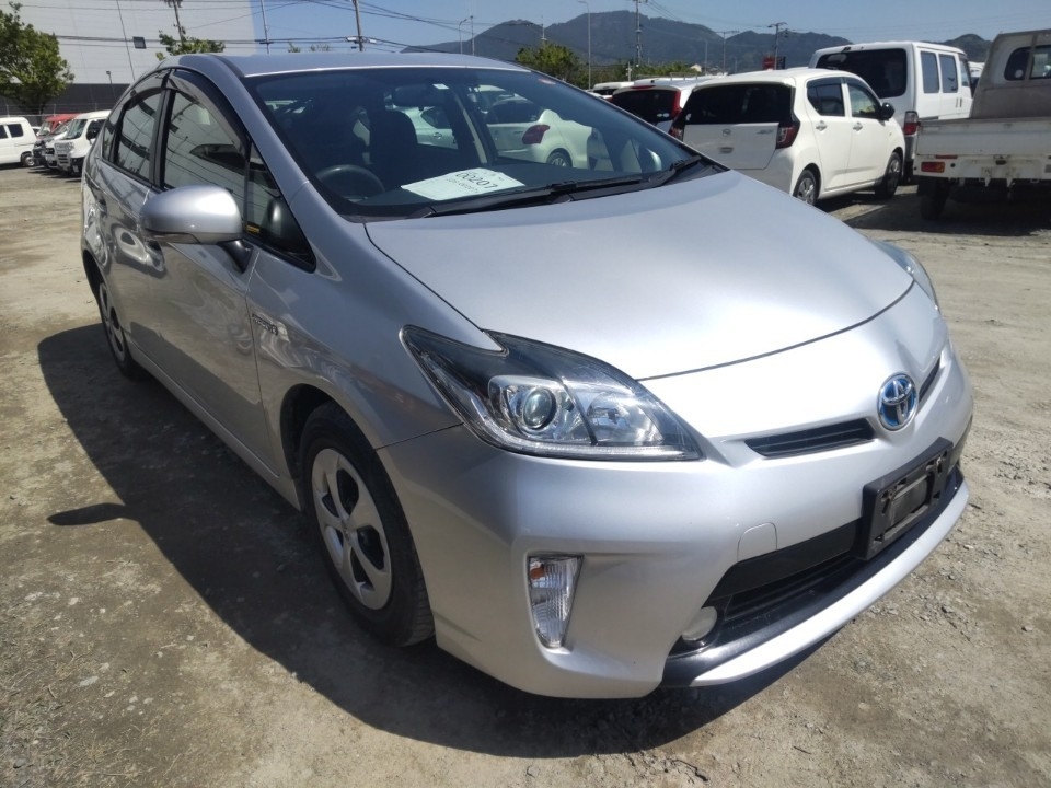 TOYOTA PRIUS