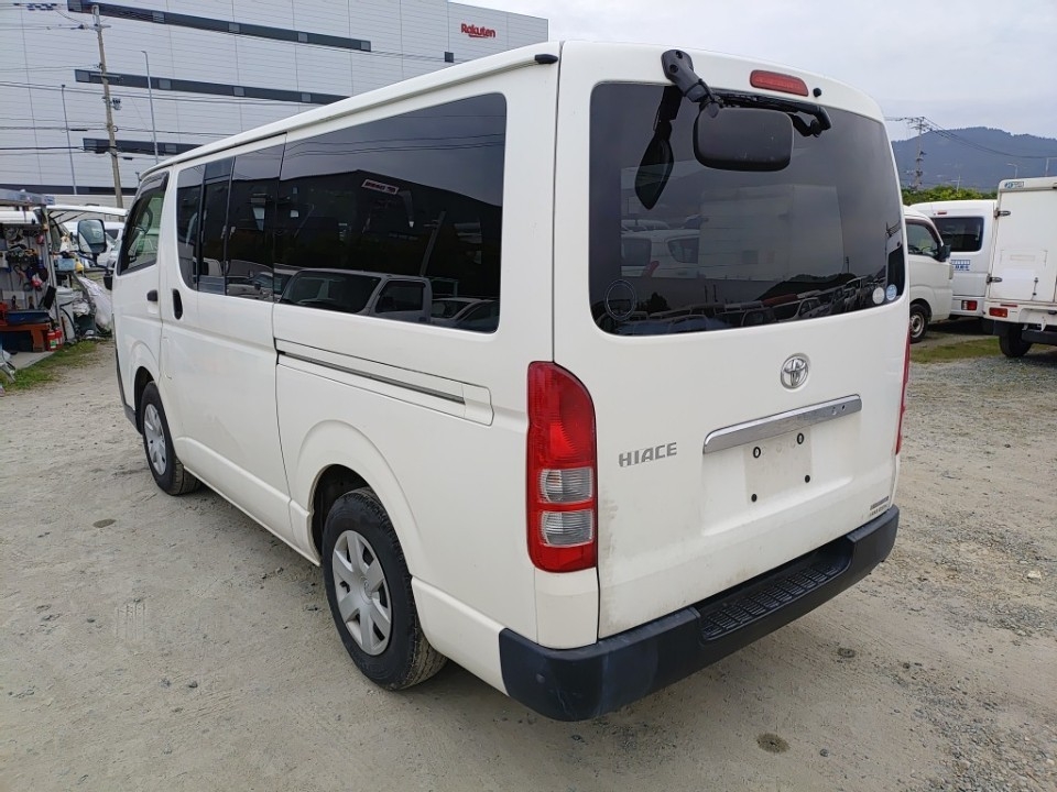 TOYOTA REGIUS ACE