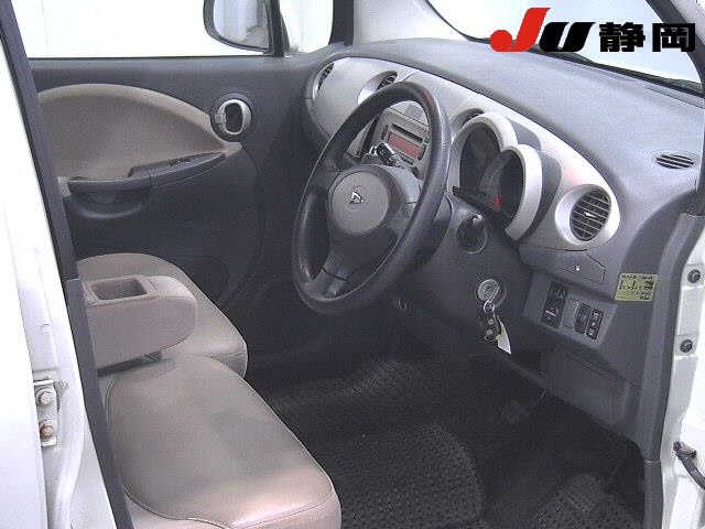 DAIHATSU MOVE LATTE
