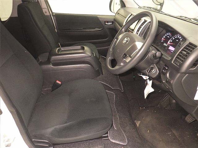 TOYOTA REGIUS ACE