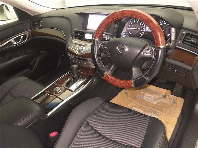 NISSAN FUGA