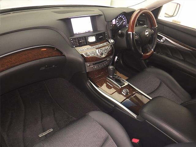 NISSAN FUGA