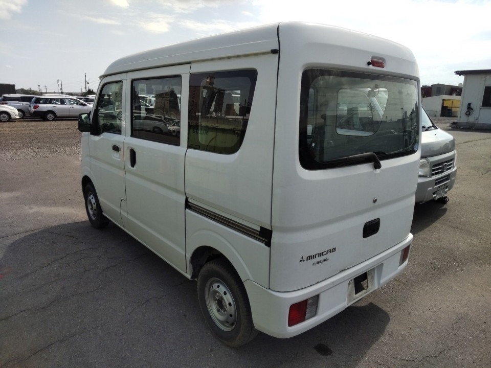 MITSUBISHI MINICAB