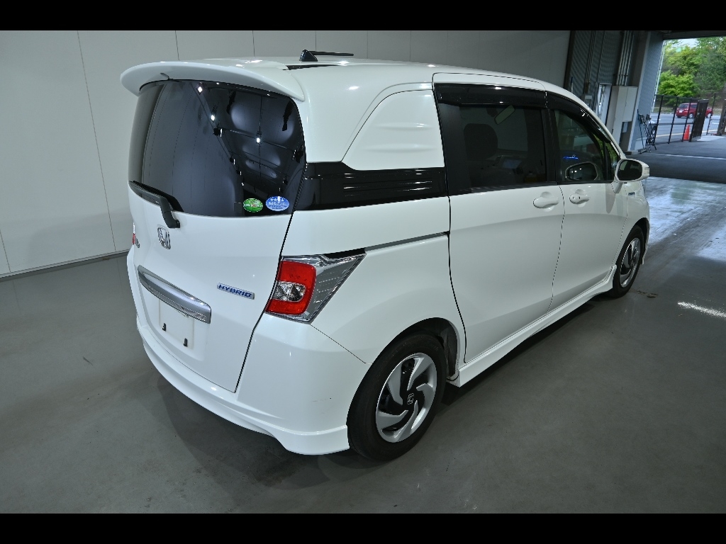 HONDA FREED SPIKE