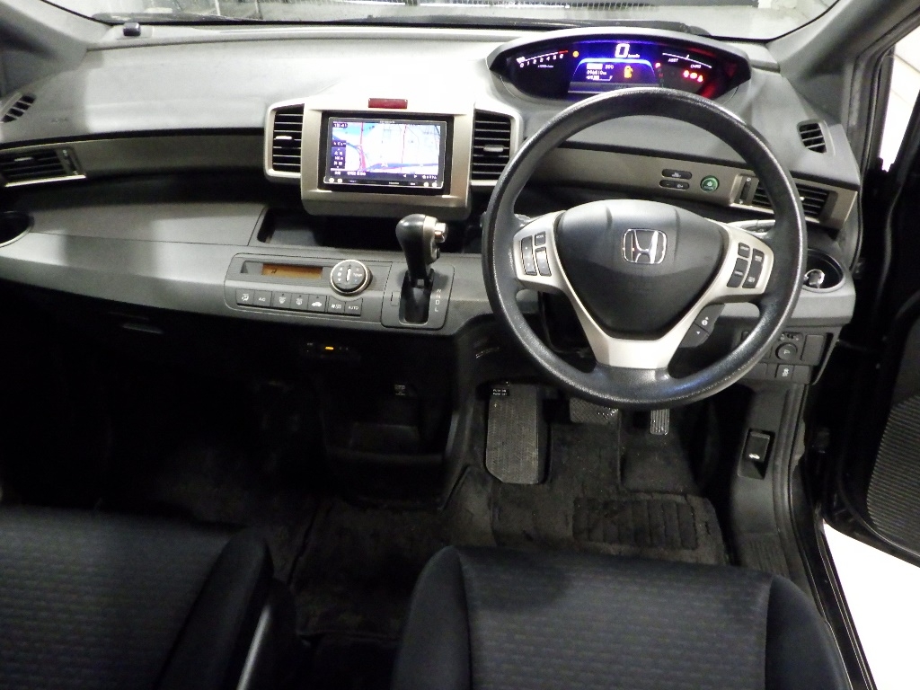 HONDA FREED SPIKE