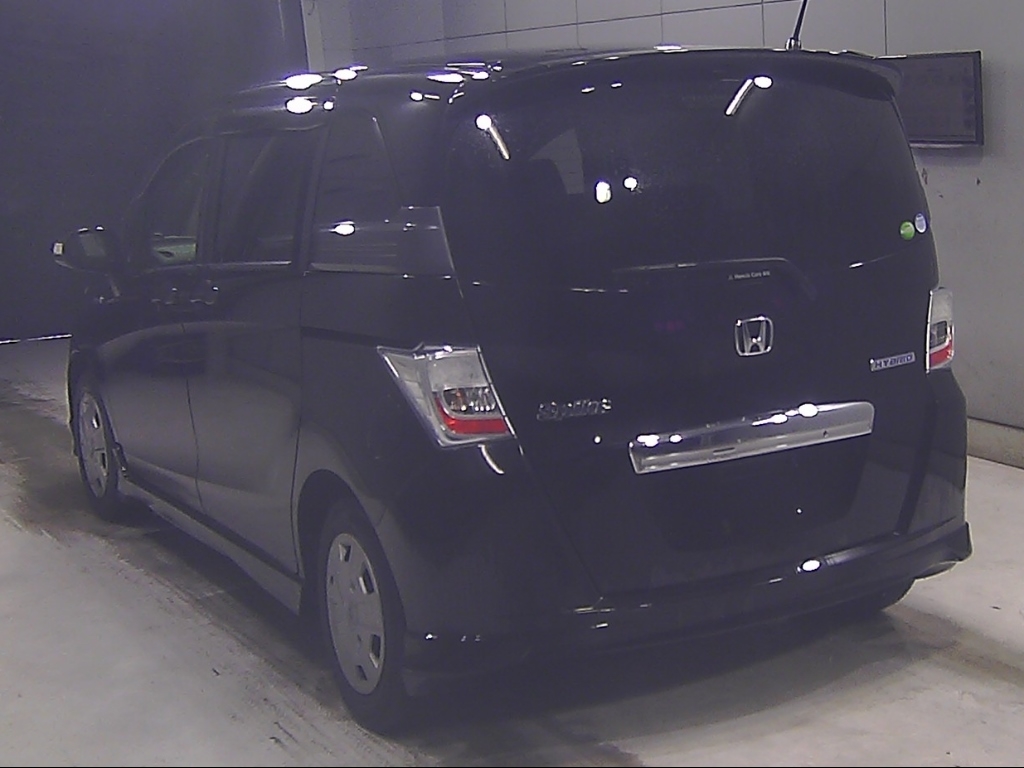 HONDA FREED SPIKE