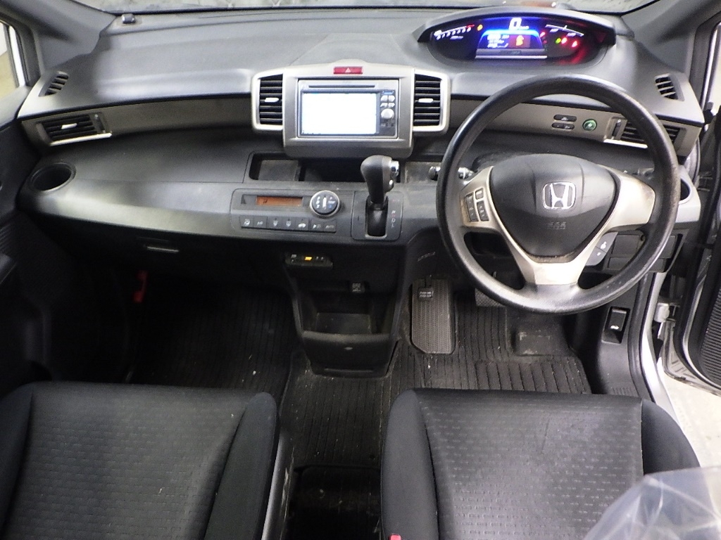HONDA FREED SPIKE