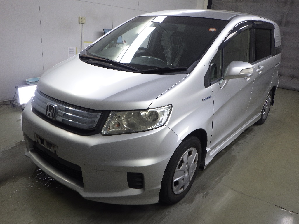 HONDA FREED SPIKE