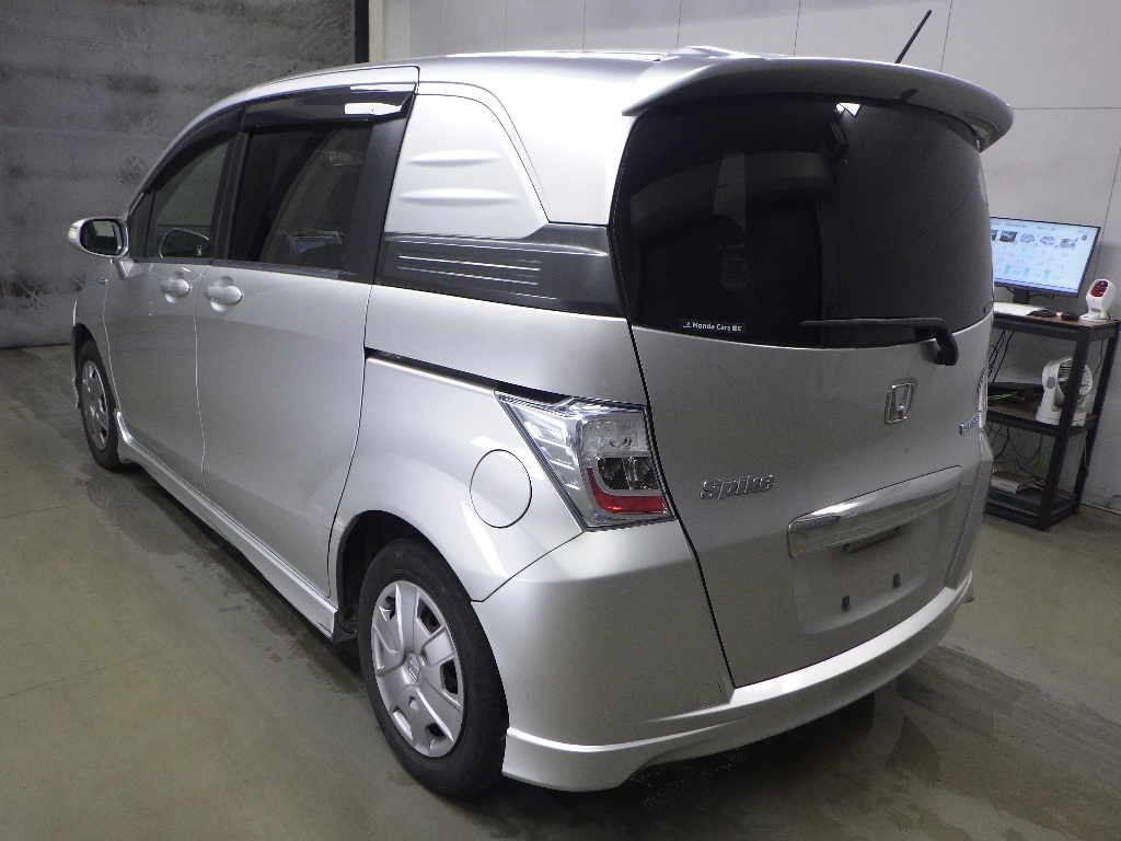 HONDA FREED SPIKE