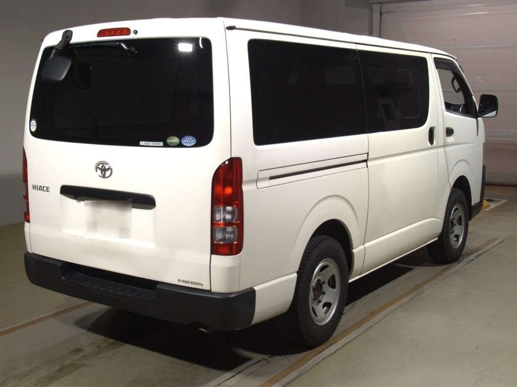 TOYOTA REGIUS ACE