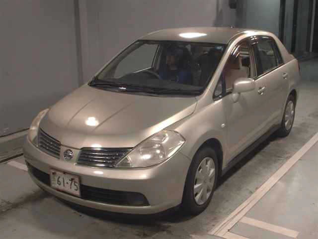 NISSAN TIIDA LATIO