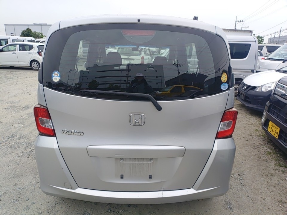 HONDA FREED SPIKE
