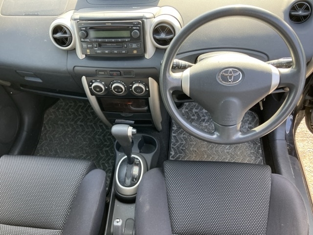 TOYOTA IST