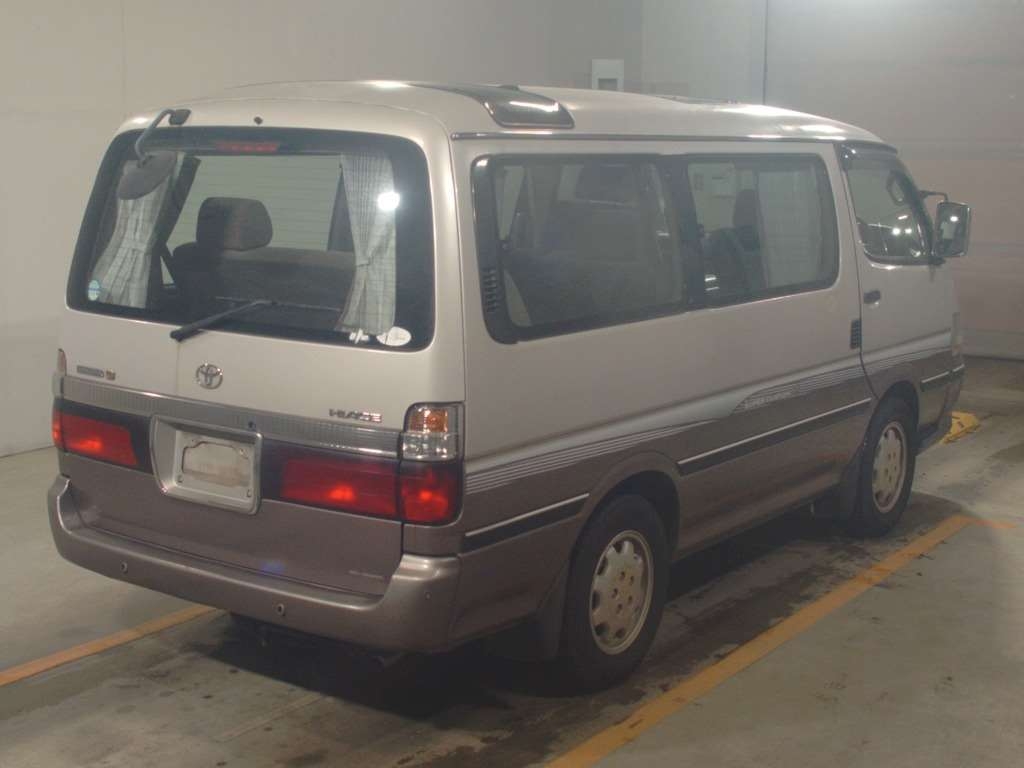 TOYOTA HIACE