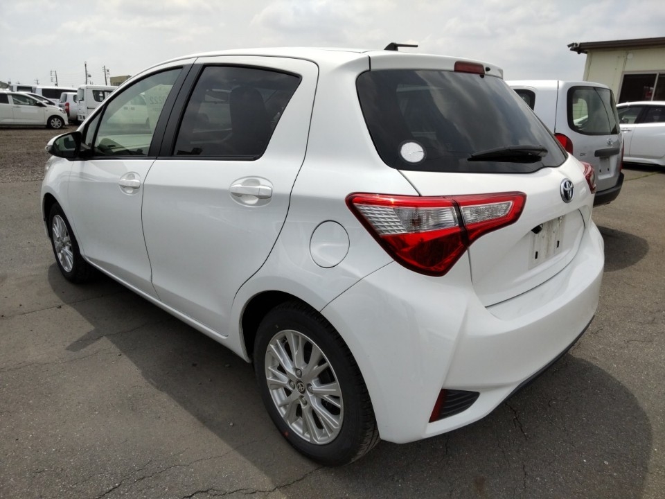 TOYOTA VITZ