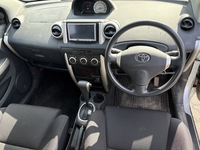 TOYOTA IST