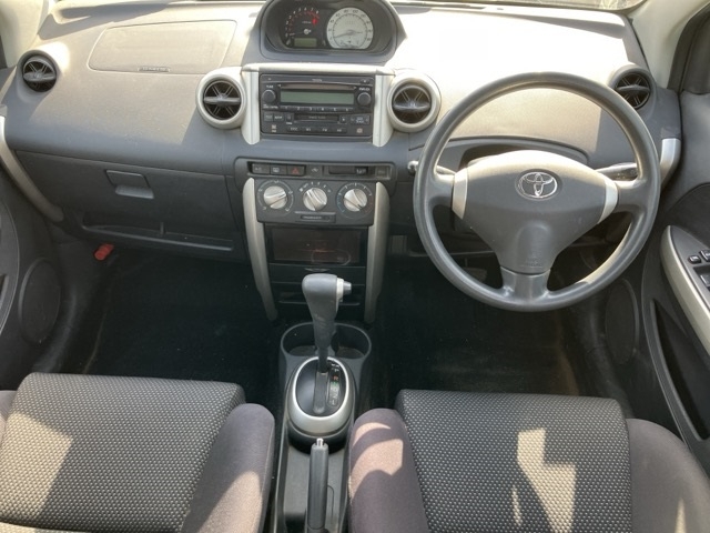 TOYOTA IST