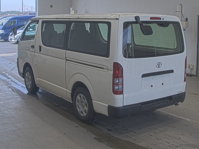 TOYOTA REGIUS ACE