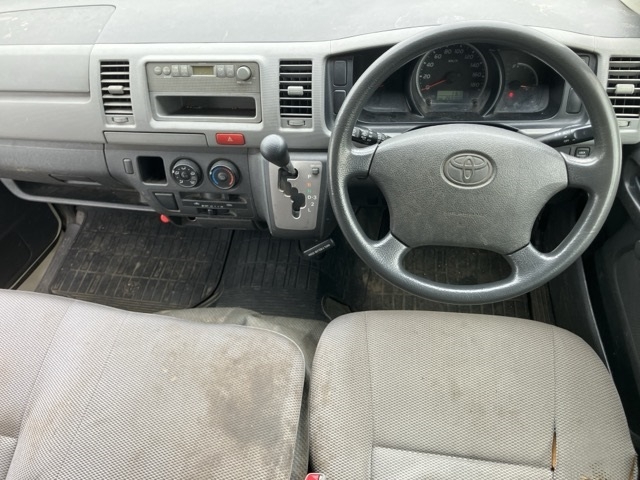 TOYOTA REGIUS ACE
