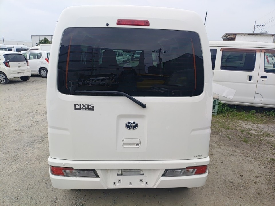 TOYOTA PIXIS VAN