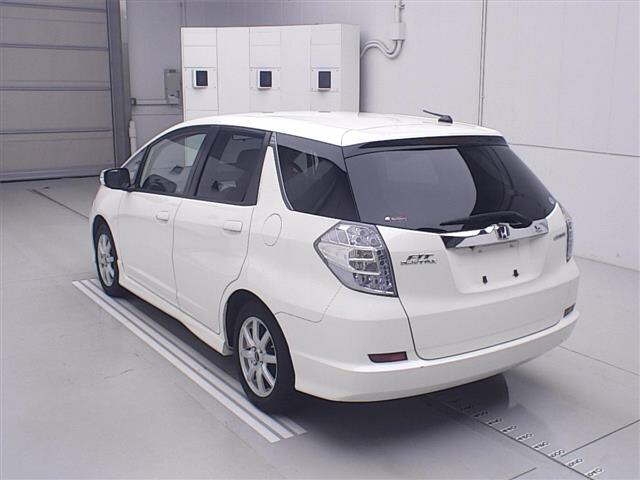 HONDA FIT SHUTTLE