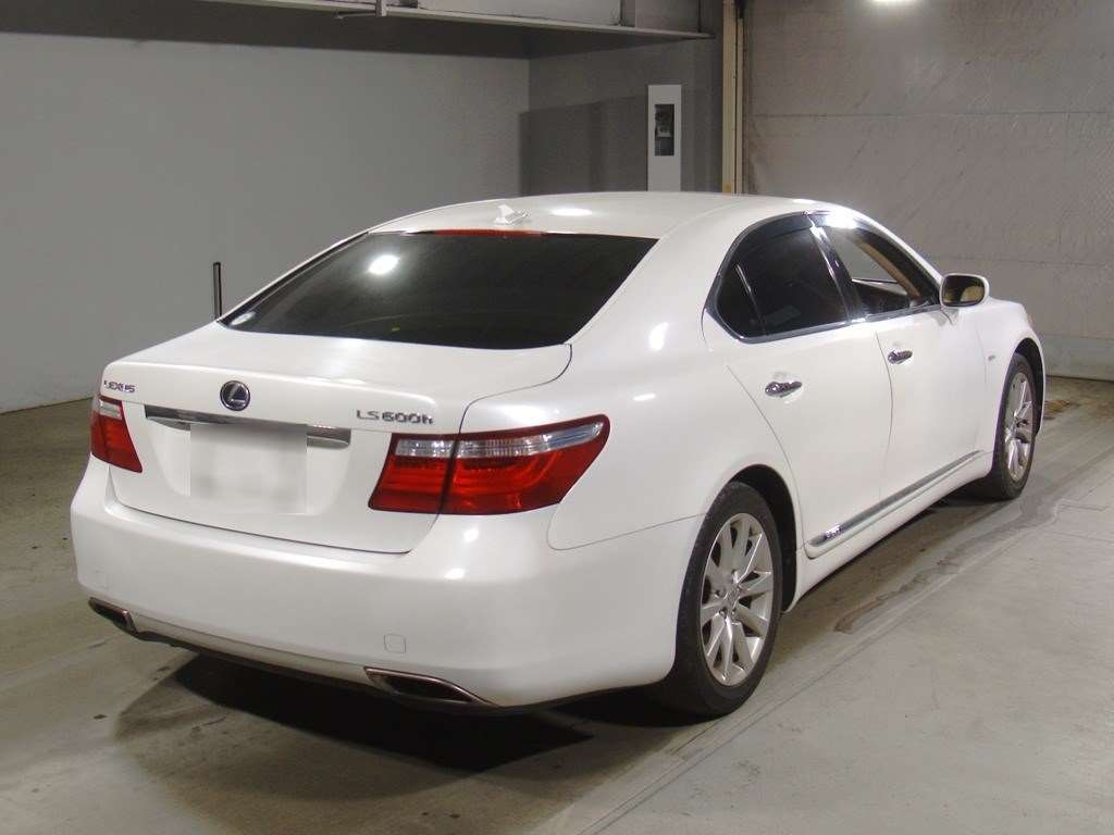 LEXUS LS600H