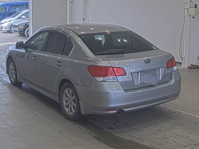 SUBARU LEGACY B4