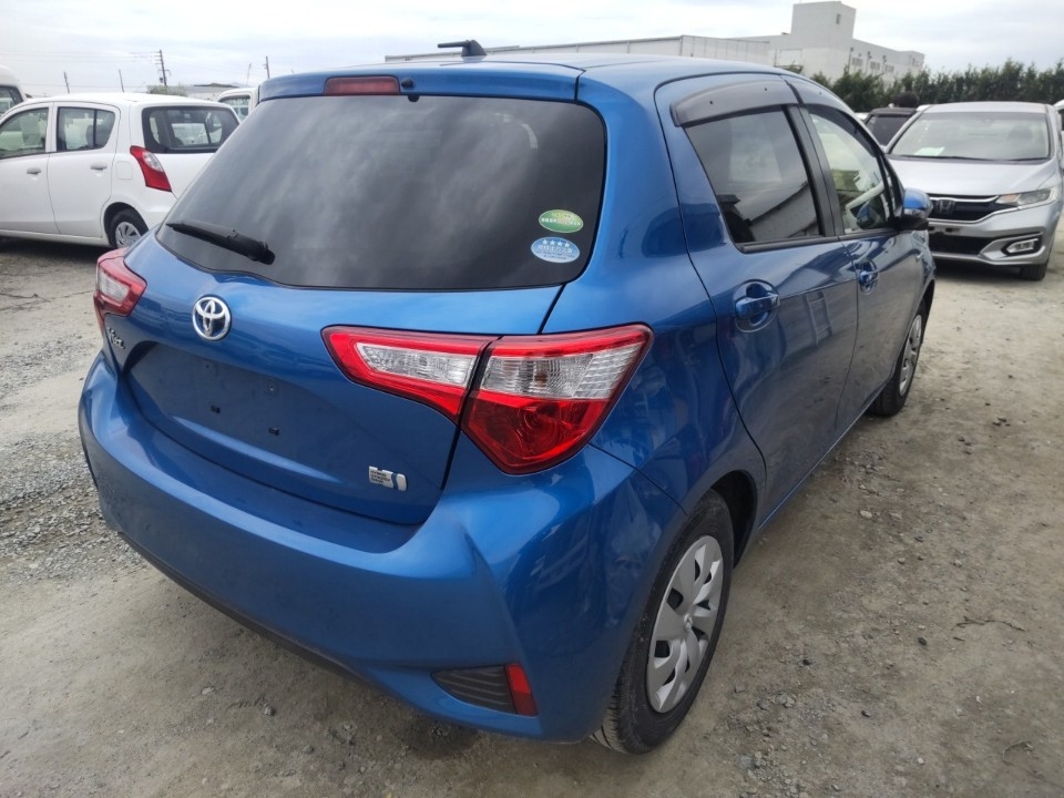 TOYOTA VITZ
