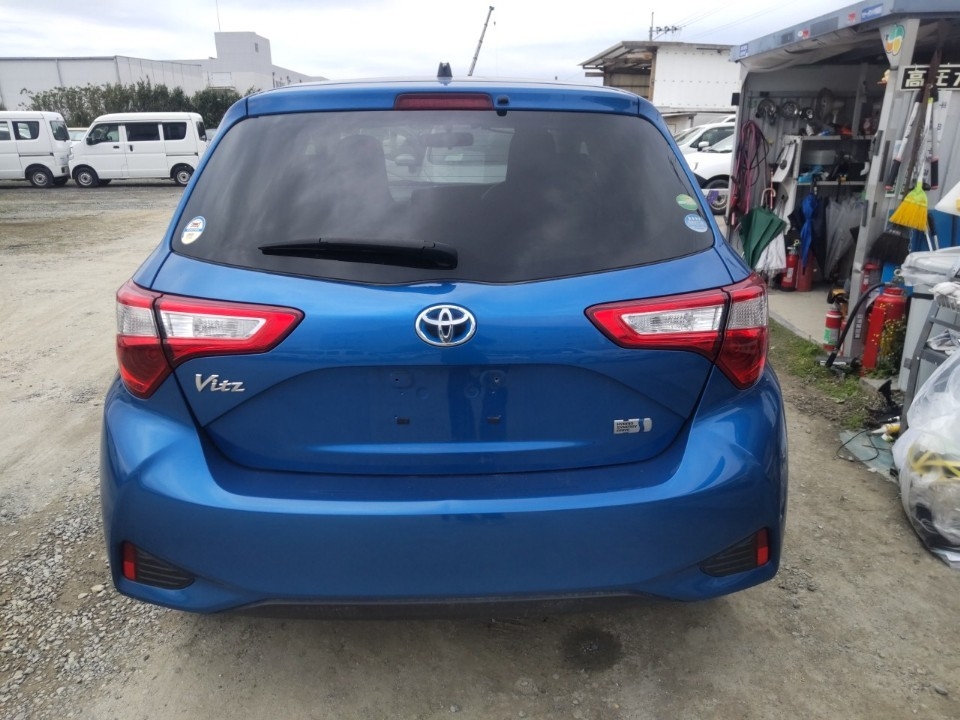 TOYOTA VITZ