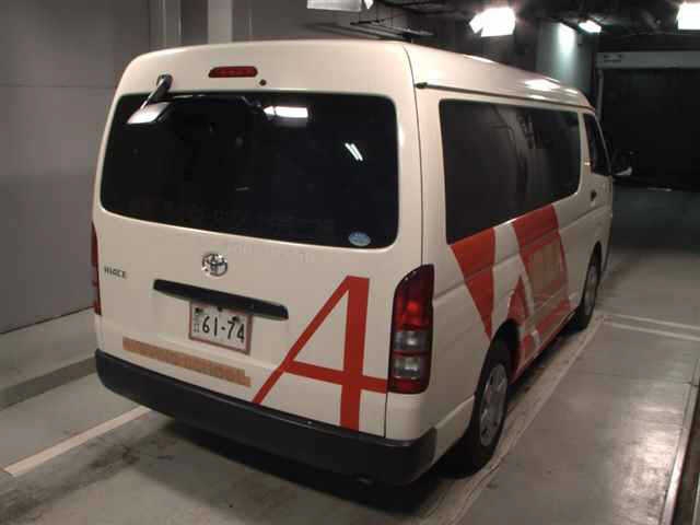 TOYOTA HIACE