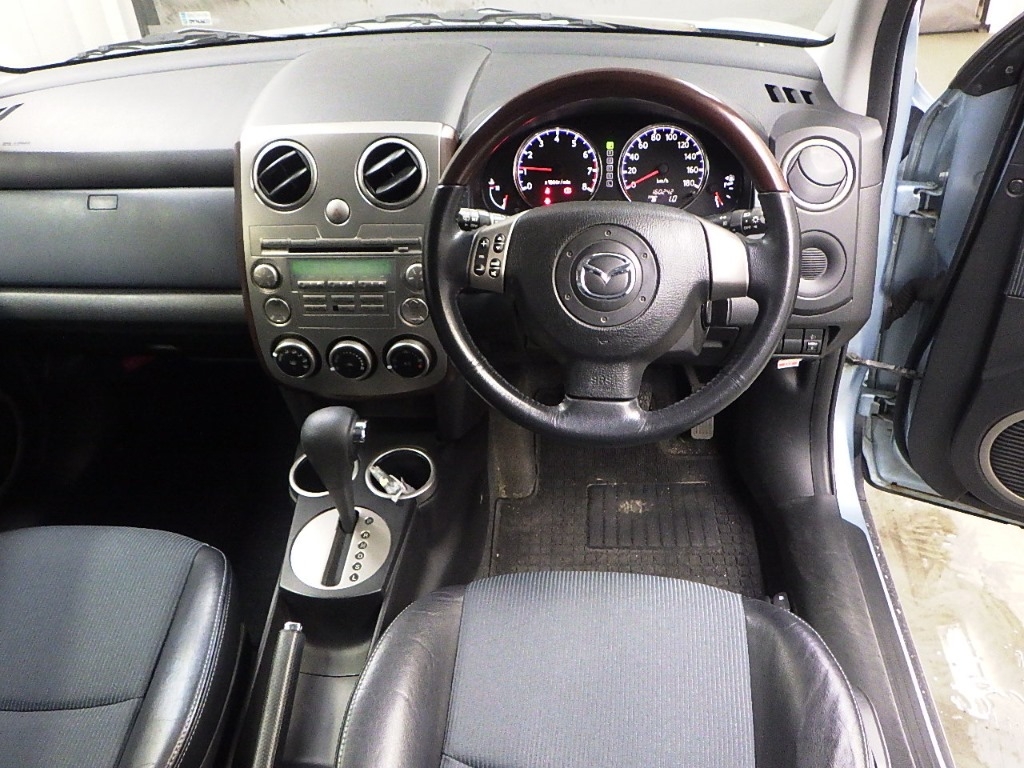 MAZDA VERISA